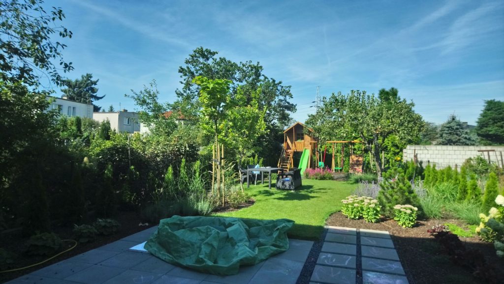 ogród przy domu bliźniaczym rewitalizacja